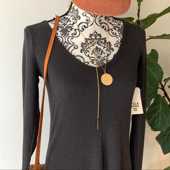 ๐ฅ๐ฅBILLABONG - LONG SLEEVE SKATER DRESS๐ฅ๐ฅ - Picture 3 of 6